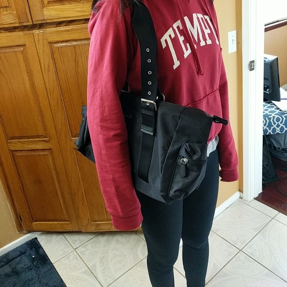 🚫🚫SOLD🚫🚫Kenneth Cole Reaction bag - Picture 8 of 8